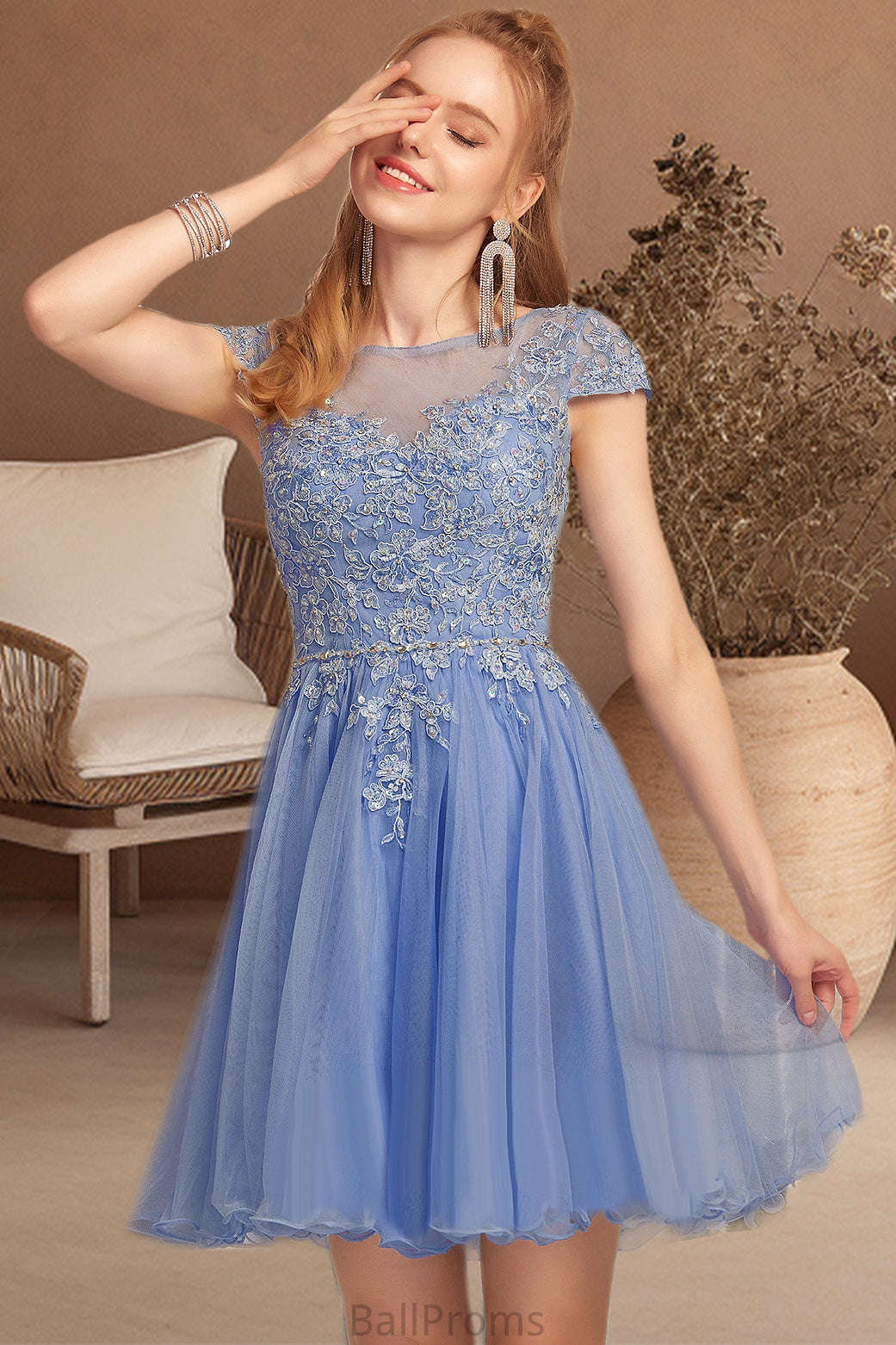 Makena A-line Scoop Short/Mini Tulle Homecoming Dress With Beading Appliques Lace HJP0020547