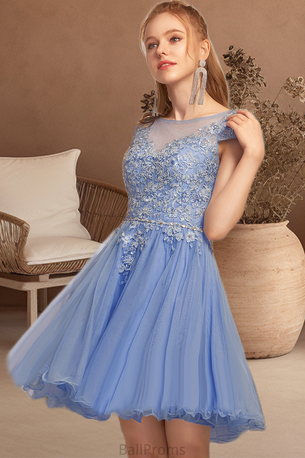 Makena A-line Scoop Short/Mini Tulle Homecoming Dress With Beading Appliques Lace HJP0020547