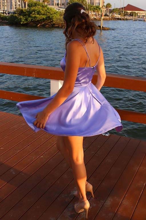 Lilac V-neck Short Simple Homecoming Dresses With Pocket