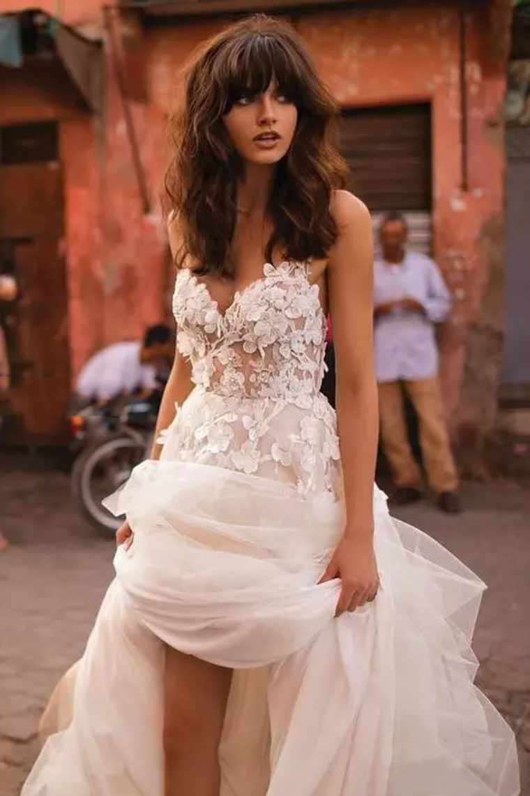 Tulle Sweetheart A Line Wedding Dresses With Handmade Flowers