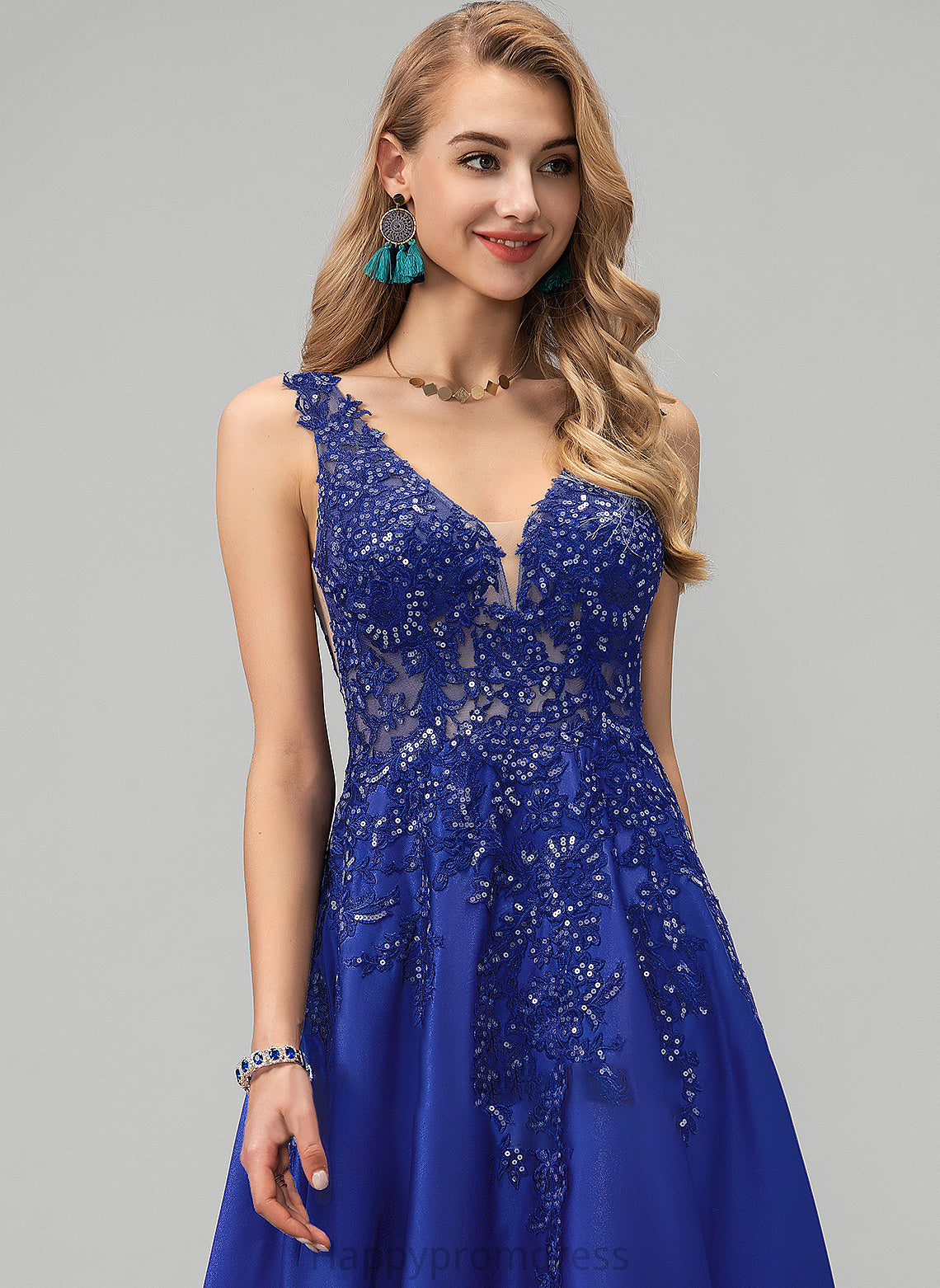 Lace Lillian Floor-Length With V-neck A-Line Sequins Prom Dresses Satin