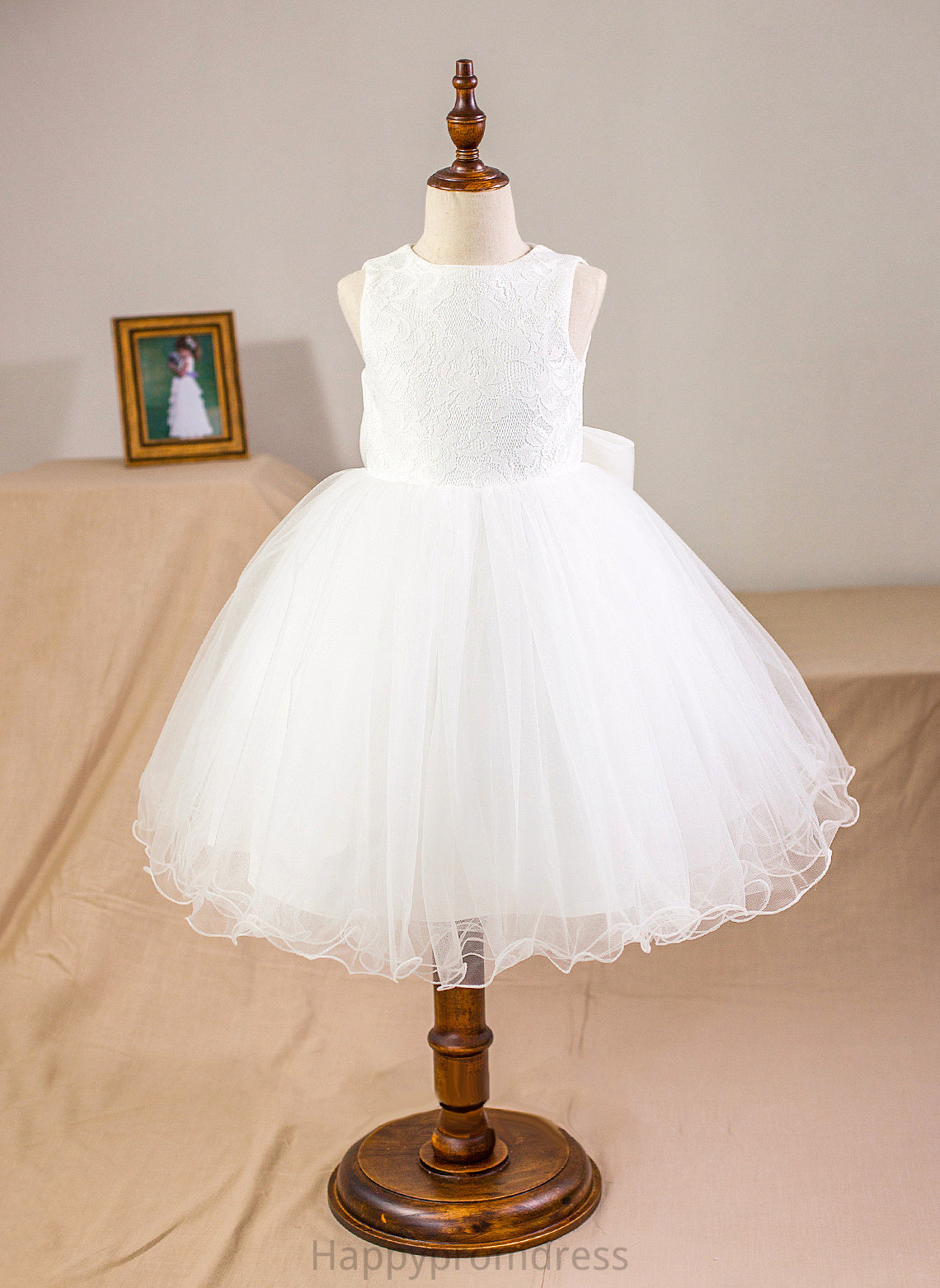 - Scoop Satin/Tulle/Lace Neck Girl Bow(s) Flower With Dress Sleeveless Sophia Flower Girl Dresses Knee-length Ball-Gown/Princess