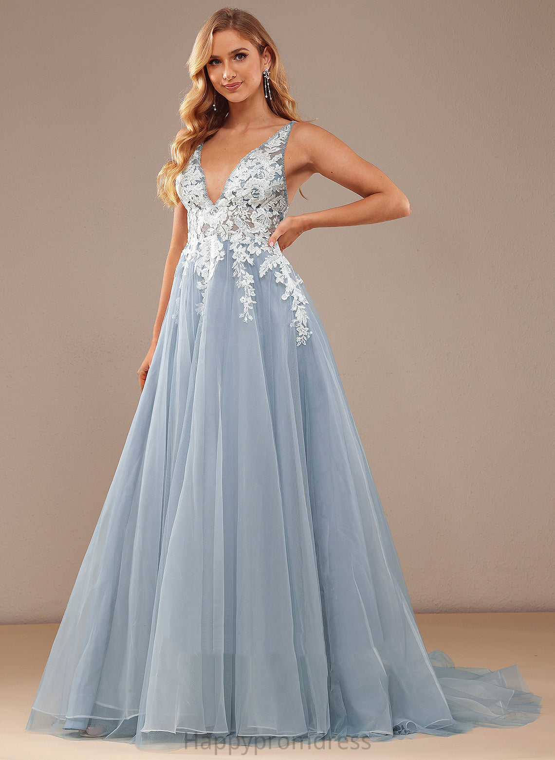 With Sequins Court Beading Ball-Gown/Princess Dominique Lace Wedding Dresses Wedding Dress V-neck Lace Train Tulle