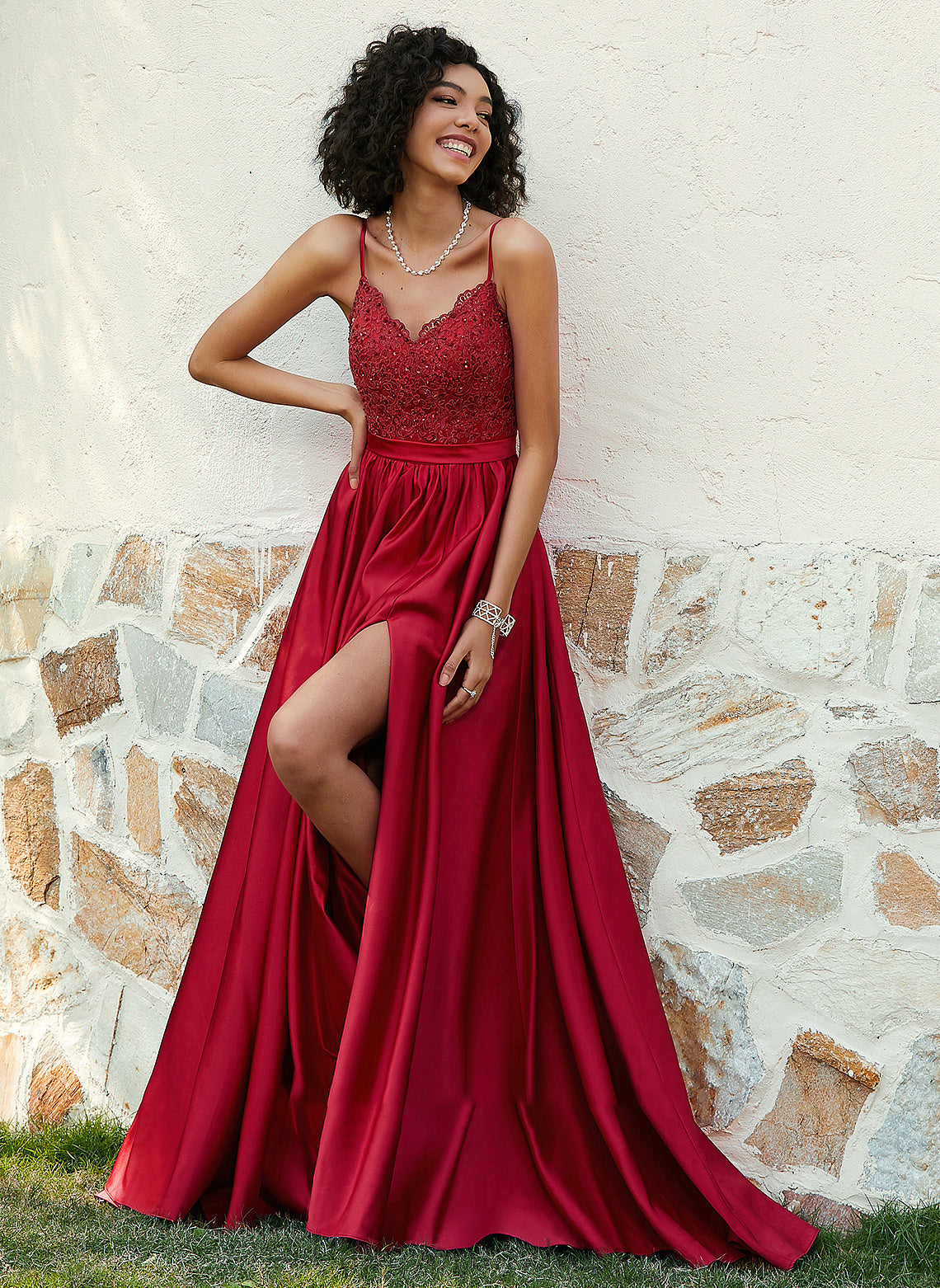 Split Sequins With Prom Dresses Front Ball-Gown/Princess V-neck Train Shania Satin Beading Sweep