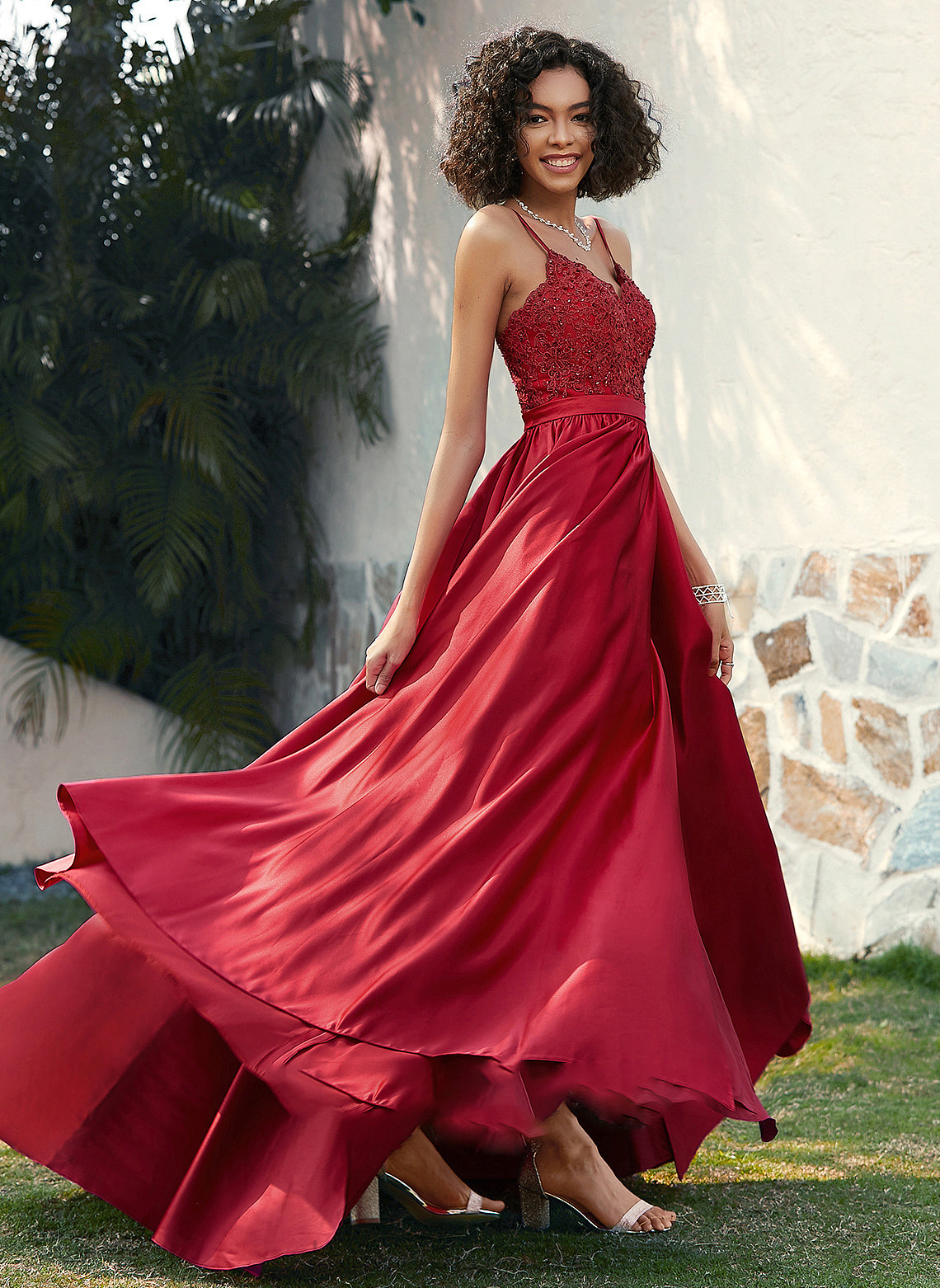 Split Sequins With Prom Dresses Front Ball-Gown/Princess V-neck Train Shania Satin Beading Sweep