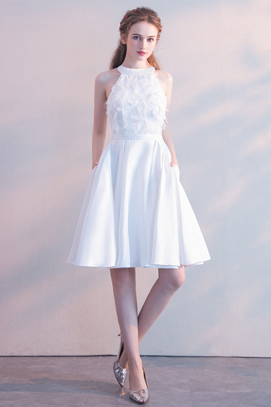 Elegant Halterneck White Sleeveless Short Homecoming Dresses